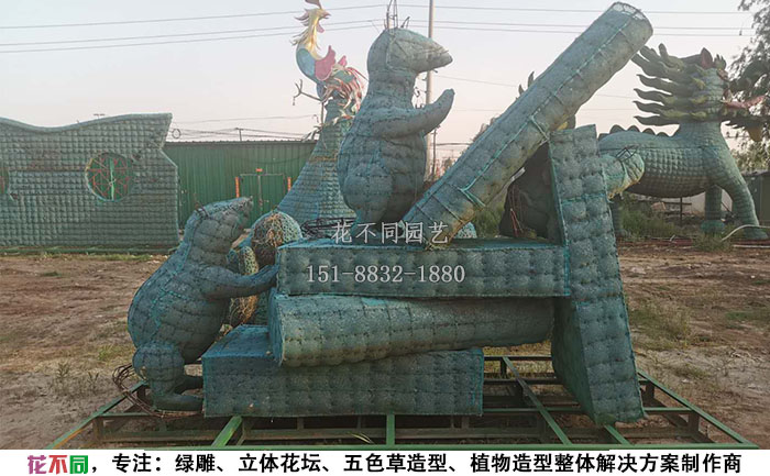 植物綠雕動物造型骨架-老鼠現(xiàn)場實(shí)拍圖